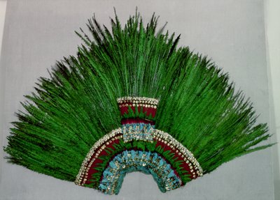 Coiffe en plumes portée par les prêtres aztèques représentant des divinités - Aztec